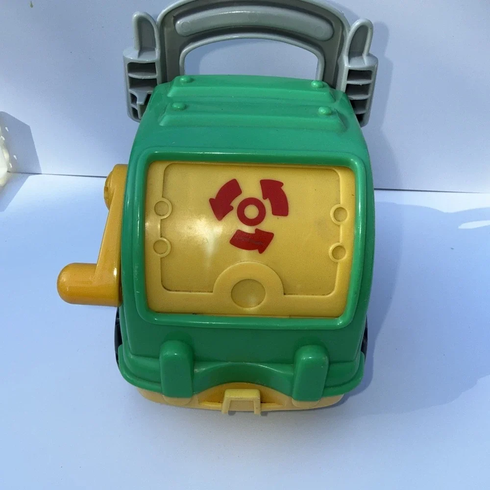 Vtg 2001 Little People GARBAGE TRUCK Sounds Toy Fisher Price‎ 77982 Recycling